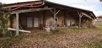 Hangar et atelier d'une surface de 130m2 environ + dépendance