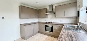 3 bed semi-detached house to rent