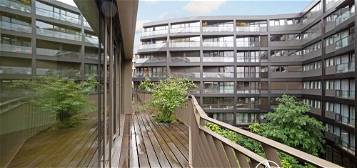 Highlight-Wohnung mit 4 Zimmern, ca. 119m², EBK und umlaufendem Balkon mit Panoramablick in Berlin-Mitte!