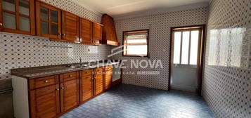 Apartamento T2 em Avintes