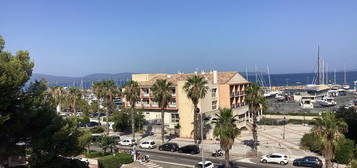 Beau studio meublé vue mer au port de Hyeres