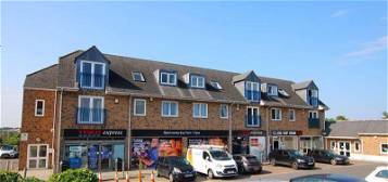 Flat to rent in Stockbridge Close, Cheshunt, Waltham Cross EN7