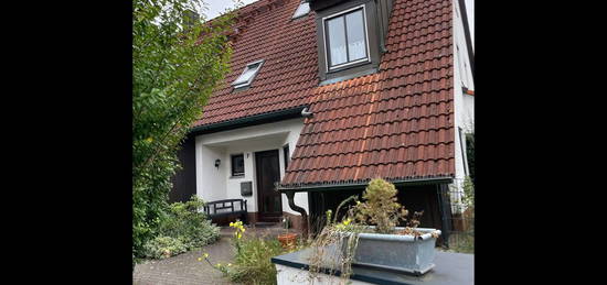 Günstiges 6-Zimmer-Haus mit EBK in Möhrendorf