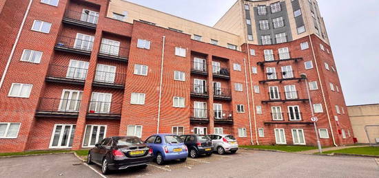 Flat to rent in City Link, Hessel Street, Salford M50