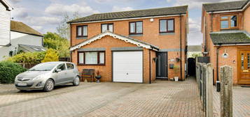 3 bed semi-detached house for sale