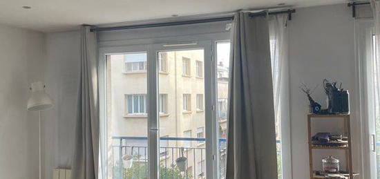 Appartement T3 Meublé de 70m² - Quartier Vauban, Proche Notre-Dame et Vieux-Port