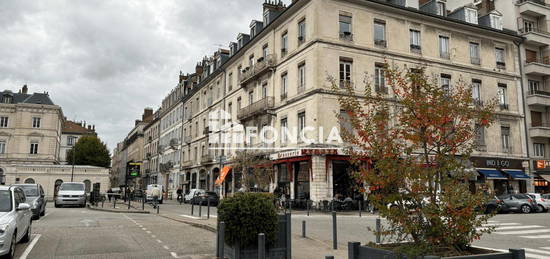 T1 35 m² AU SOL (25 m² LOI CARREZ) 4EME/4 AVEC ASC - GRENOBLE PLACE VAUCANSON