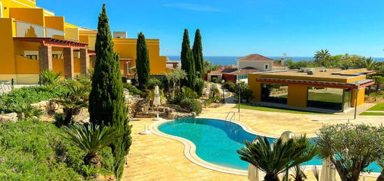 Moradia T3+1 com vista mar e piscina perto da praia na Luz, Lagos