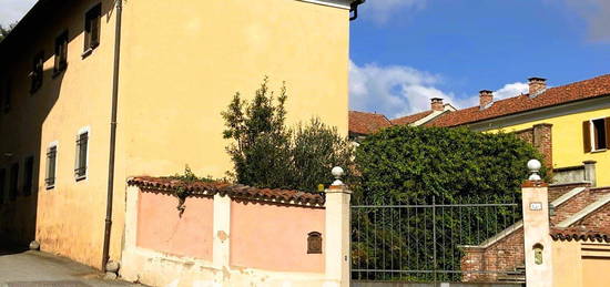 Villa unifamiliare piazza Brunetta 13, Borgo Vercelli