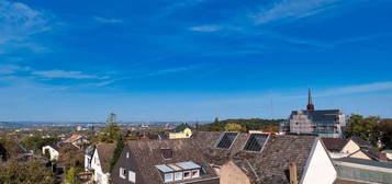 Mit dem Aufzug ins Penthouse...Neubau-Erstbezug mit Blick bis in die Eifel und nach Köln!