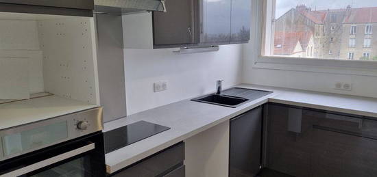 Grand appartement F2 entièrement rénové