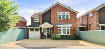 4 bedroom link detached house for sale