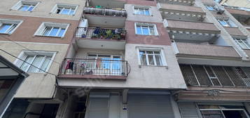 REMAX PRO2 MERV CADDESİ SATILIK 2+1 BAKIMLI DAİRE