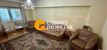 3 Camere Decomandat - Bloc din 90' - 90mp - Etaj 1 - Zona Alexandru