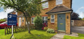 3 bed semi-detached house for sale