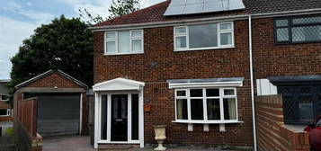 3 bed semi-detached house for sale