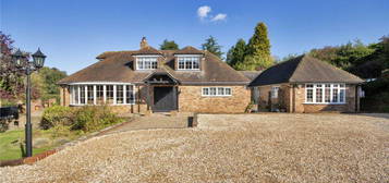 6 bedroom detached house for sale