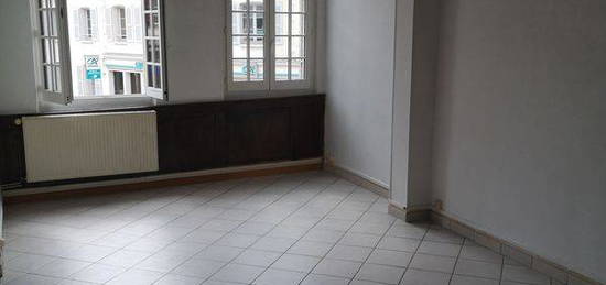 Appartement F2 quartier du Pont Auxerre