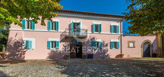 Casale/cascina in vendita a Spoleto