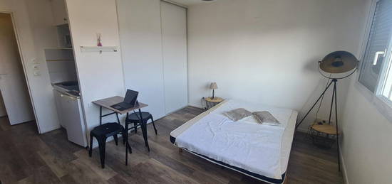 Studio meublé  à vendre, 1 pièce, 22 m², Étage 3/3