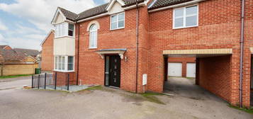 4 bedroom link detached house for sale