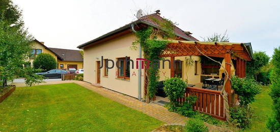 Rodinný dům, 146 m² + 593 m² pozemek, Dříteň