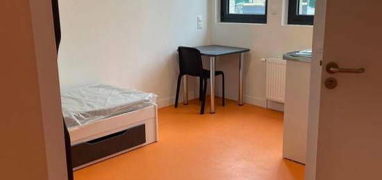 Studio meublé  à louer, 1 pièce, 19 m², Étage 4/–