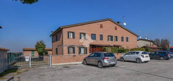 VILLA A SCHIERA A FERRARA