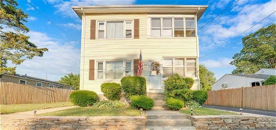 72 74 North County St, East Providence, RI 02914