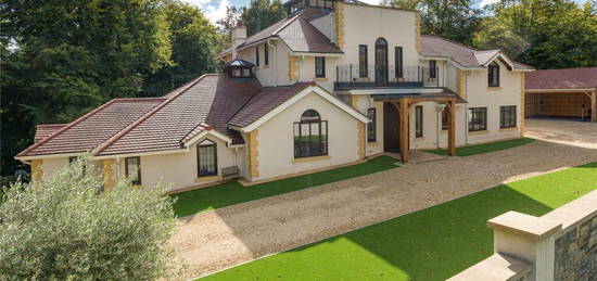 6 bedroom detached house for sale