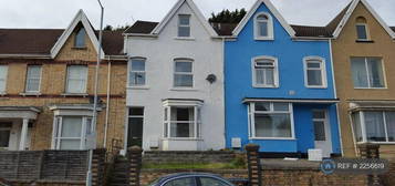 6 bedroom terraced house