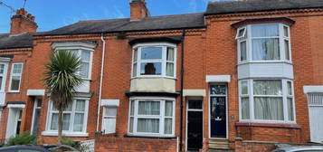 5 bedroom terraced house