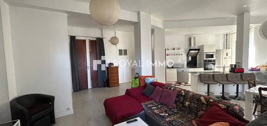 Appartement meublé  à louer, 5 pièces, 3 chambres, 117 m²