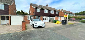 5 bedroom semi-detached house to rent