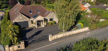 6 bed detached house for sale