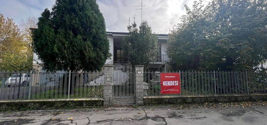 Villa in vendita in via Arrigo Boito, 6