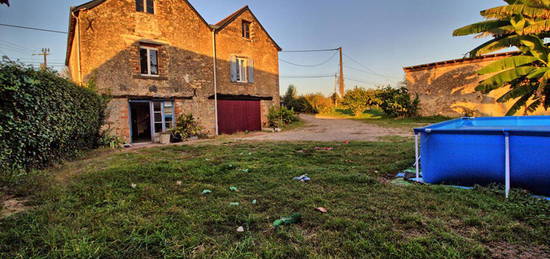 Maison Morannes Sur Sarthe Daumeray 5 pièce(s) 131 m2 nombreuses dépendances