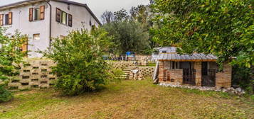 CASA INDIPENDENTE CON ANNESSI, CORTE E VISTA PANOR