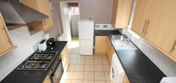 Flat to rent in Oakland Road, Jesmond, Newcastle Upon Tyne NE2