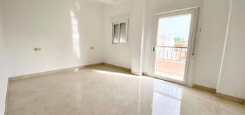 Piso en venta en Calle Restoy, 34, Plaza de Toros - Santa Rita