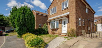 Detached house to rent in Darricott Close, Rainworth, Mansfield NG21