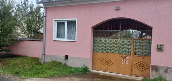 Vând casa Loc. Lasau la 36km de Deva, coborâre A1