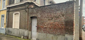 Maison à rénover intégralement à Lomme Bourg