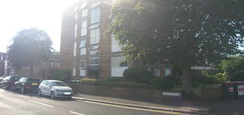 Flat to rent in The Beeches, Woodland Road, London E4