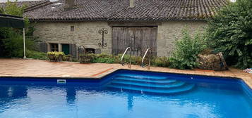 Maison en pierre à deux pas de Monségur