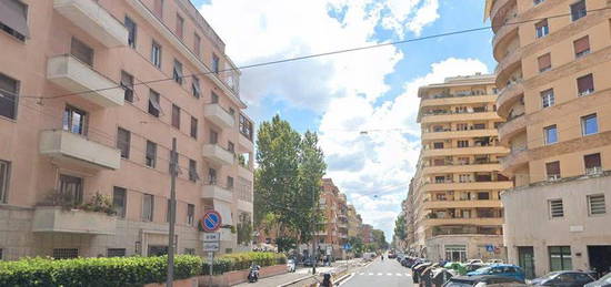 Ponte milvio quadrilocale con terrazzo privato