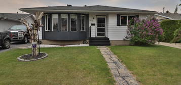 163 Garwood Cres, Wetaskiwin, AB T9A 2X4