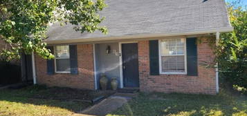 36 Meadowoods Ter, Jackson, MS 39211