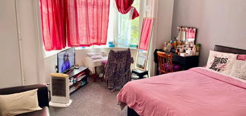 2 bed flat to rent