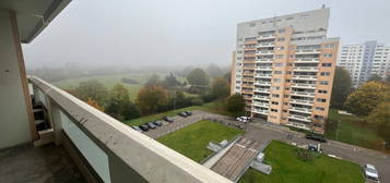 Einraumwohnung mit Balkon, Tageslichtbad, KFZ Stellplatz